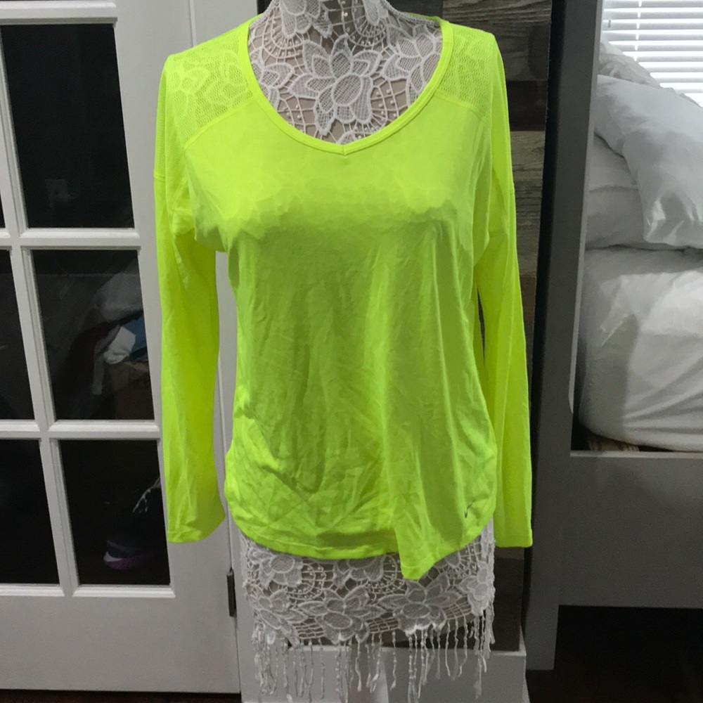 NWOT Nike Dri-Fit running top